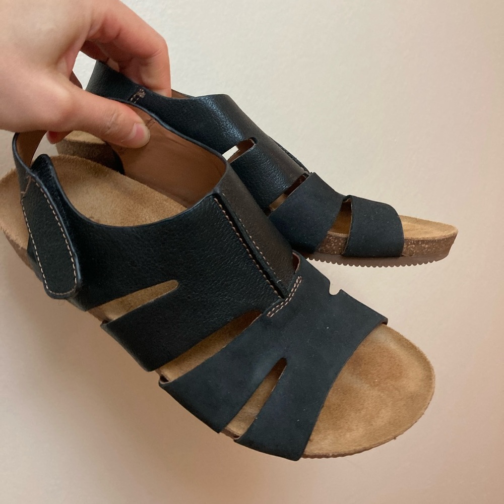 sandals - Picture 2 of 3